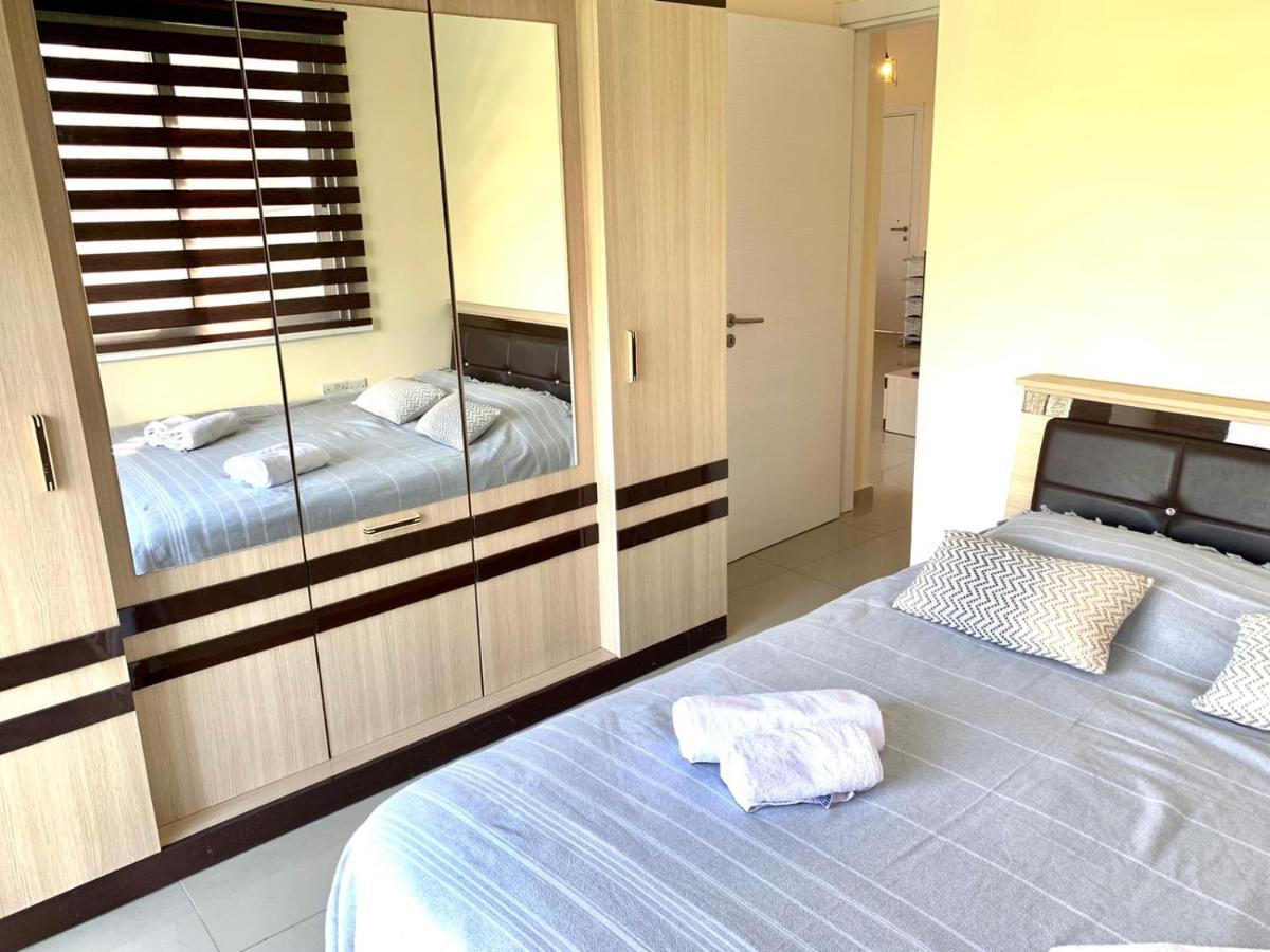 Amazing Two-Bedroom Apartment In Residence Lukomorye D1 With Private Garden Karavas  Exterior photo